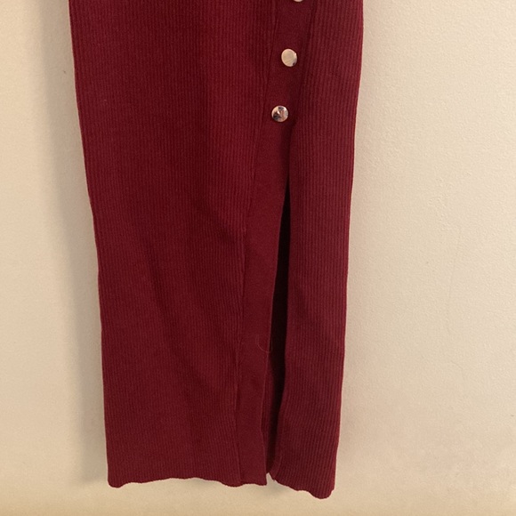 Red Dress - Picture 4 of 6